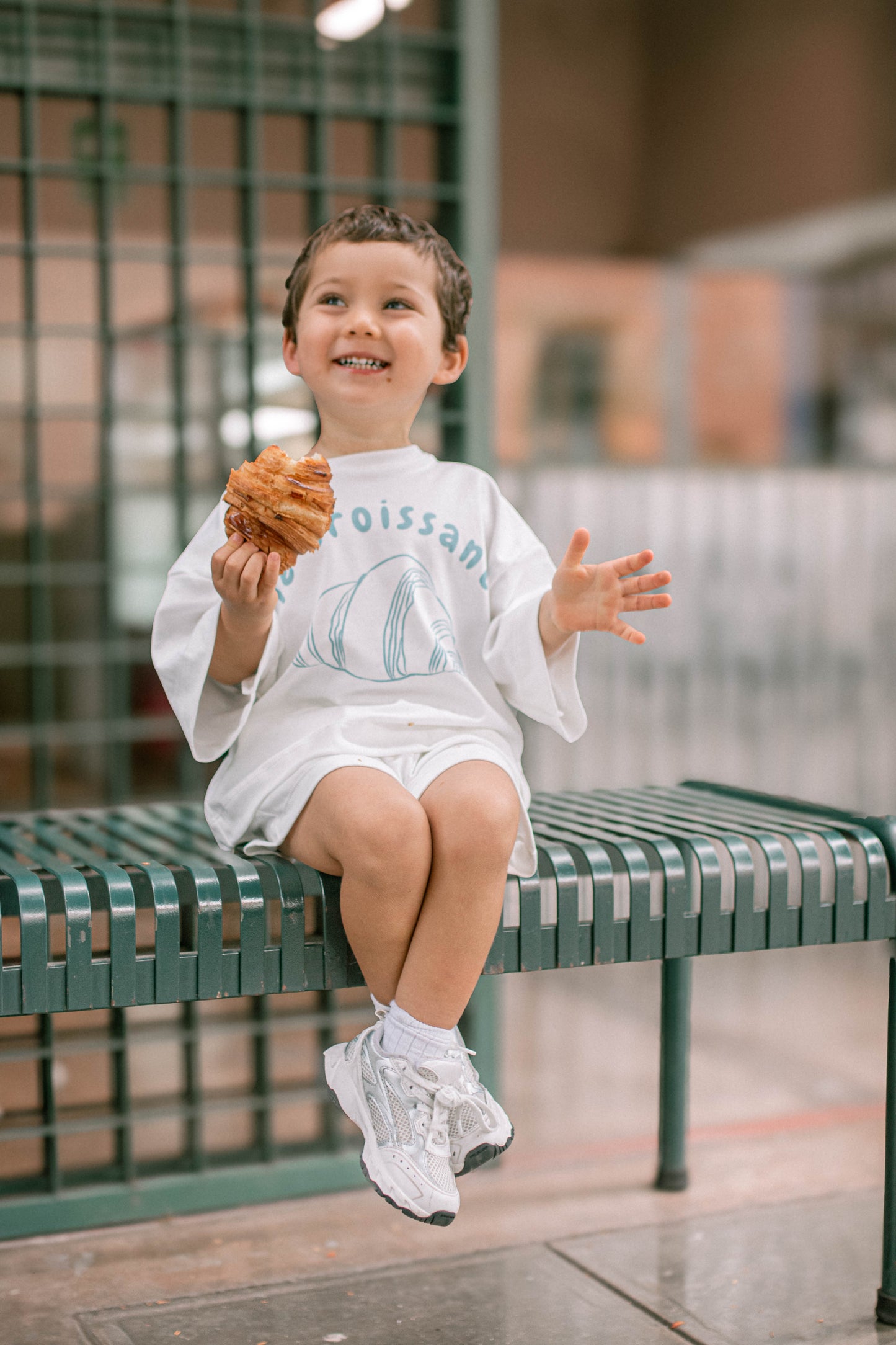 Graphic Tee - Le Croissant