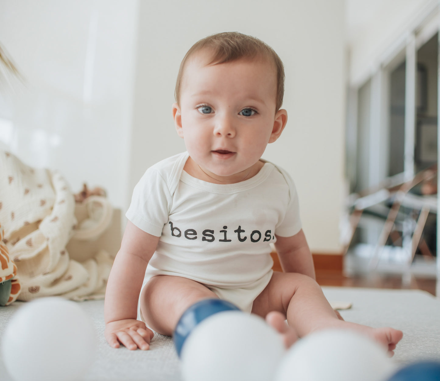 Onesie - Besitos