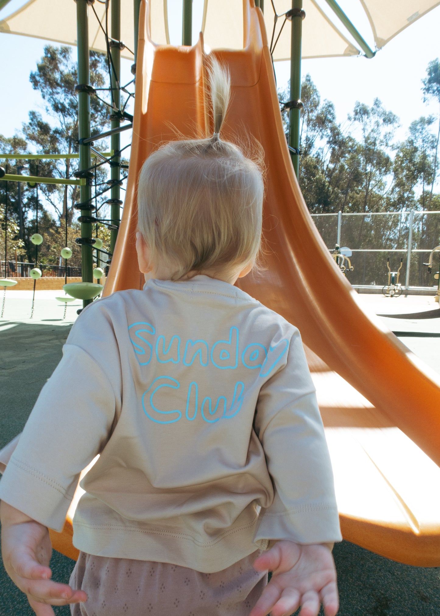 Graphic Tee - Sunday Club